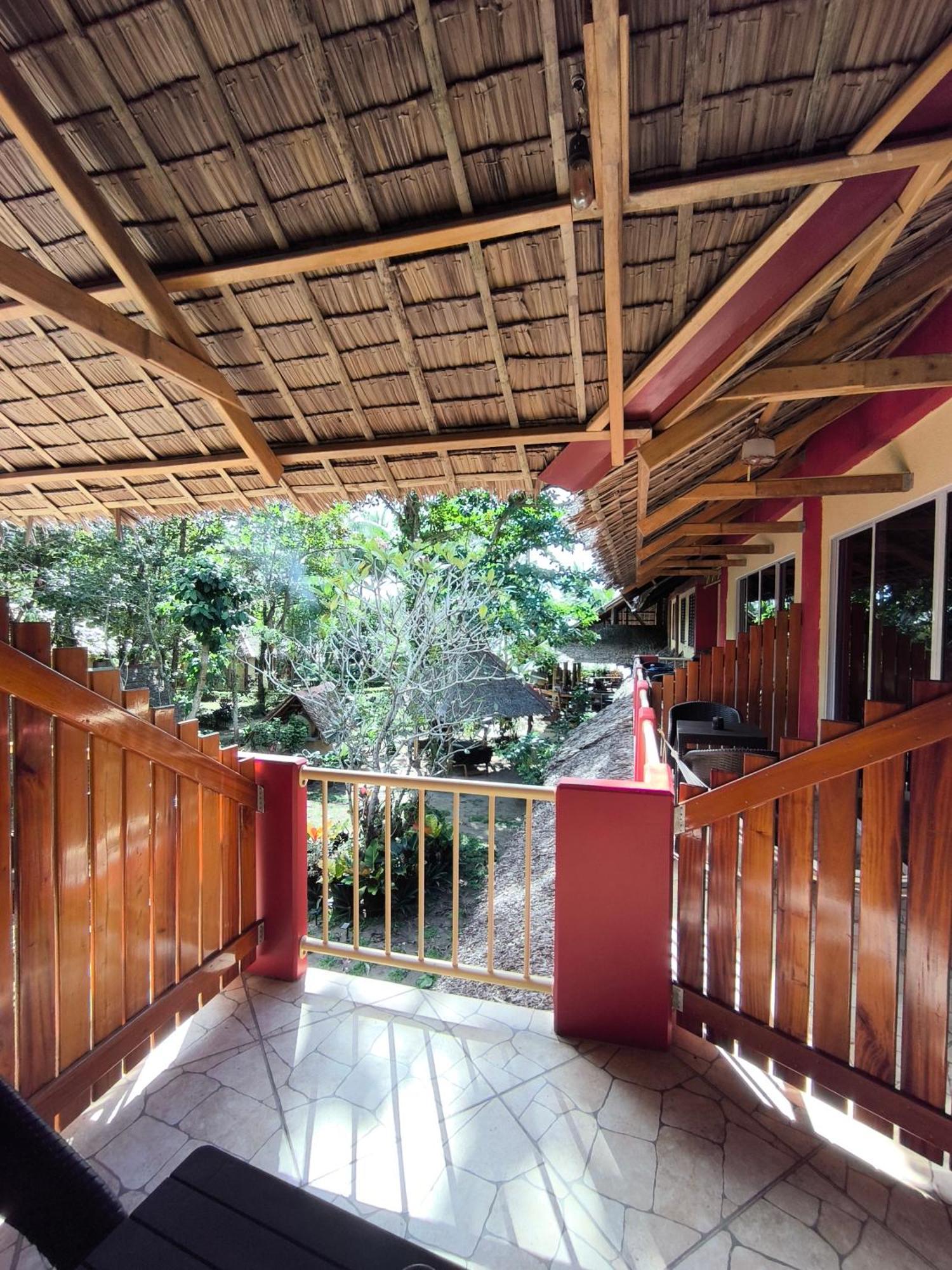 Sulu Sunset Beach Resort Nauhang Exterior photo